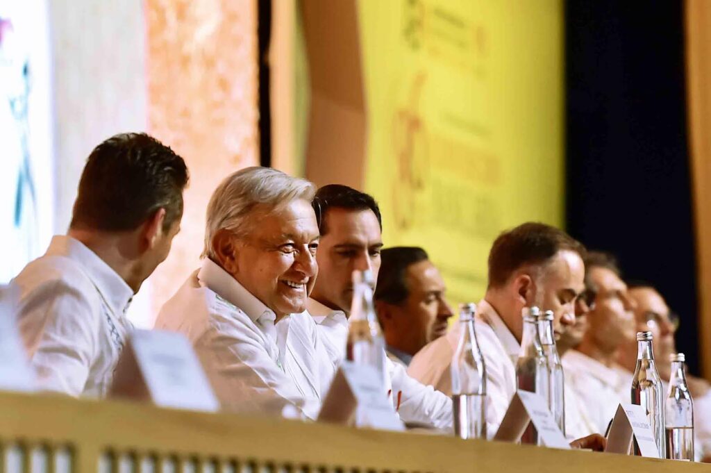 Mérida, Yucatán, México.. Andrés Manuel López Obrador, presidente Constitucional de los Estados Unidos Mexicanos asiste a la 86 Convención Bancaria en el Centro Internacional de Congresos de Yucatán. 
