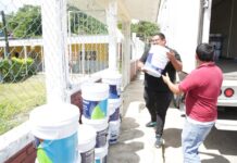 Veracruz dignifica 44 escuelas con pintura y mobiliario