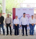 Entrega mobiliaria y apoyos económicos a escuelas de Alvarado