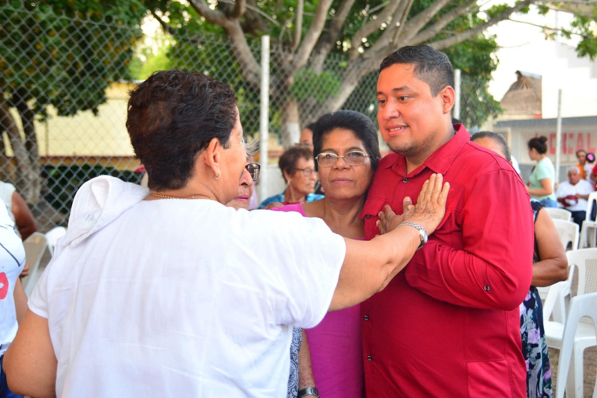 CFE y Ayuntamiento pactan estrategia para frenar crisis de apagones en Tierra Blanca