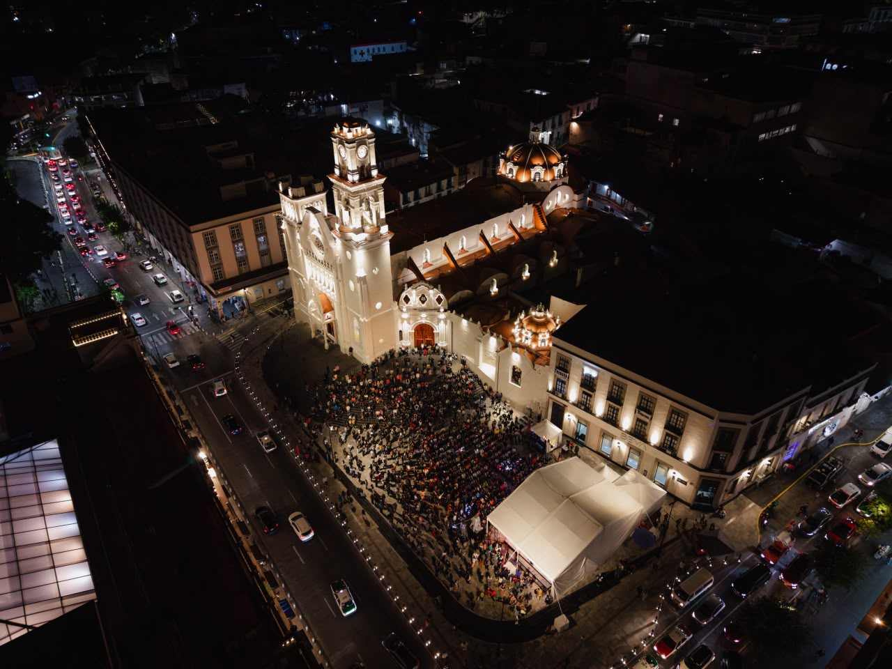 Jueves Musicales reunió a familias xalapeñas en una noche dedicada a los sones cubanos y la salsa