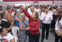 Dan banderazo para la construcción de viviendas a damnificados por lluvias en Ixhuatlán de Madero